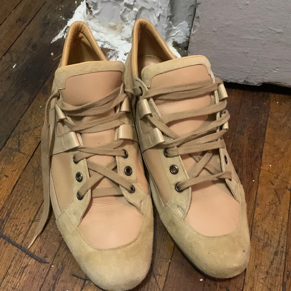 Tan Creme hermez sneakers mens used one sole missing :(